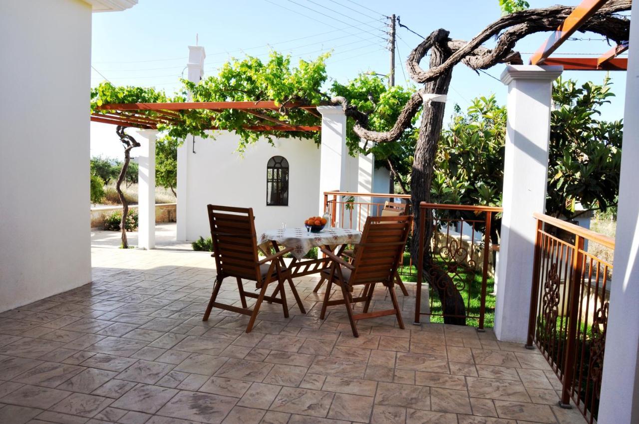 Anna 'S House - Garden Cottage In Kíssamos Exteriér fotografie