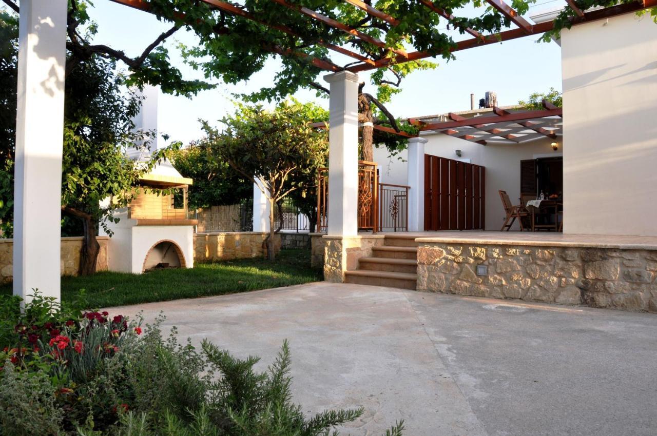 Anna 'S House - Garden Cottage In Kíssamos Exteriér fotografie
